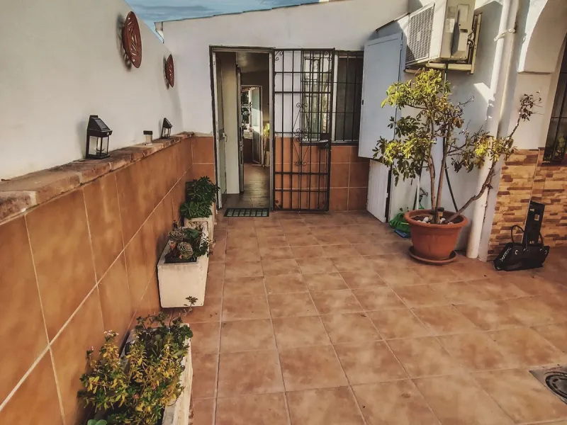 House - Semi-Detached House в продаже в Marbella, Málaga. В доме 3 спален и 1 ванных комнат. Площадь дома 168 м²