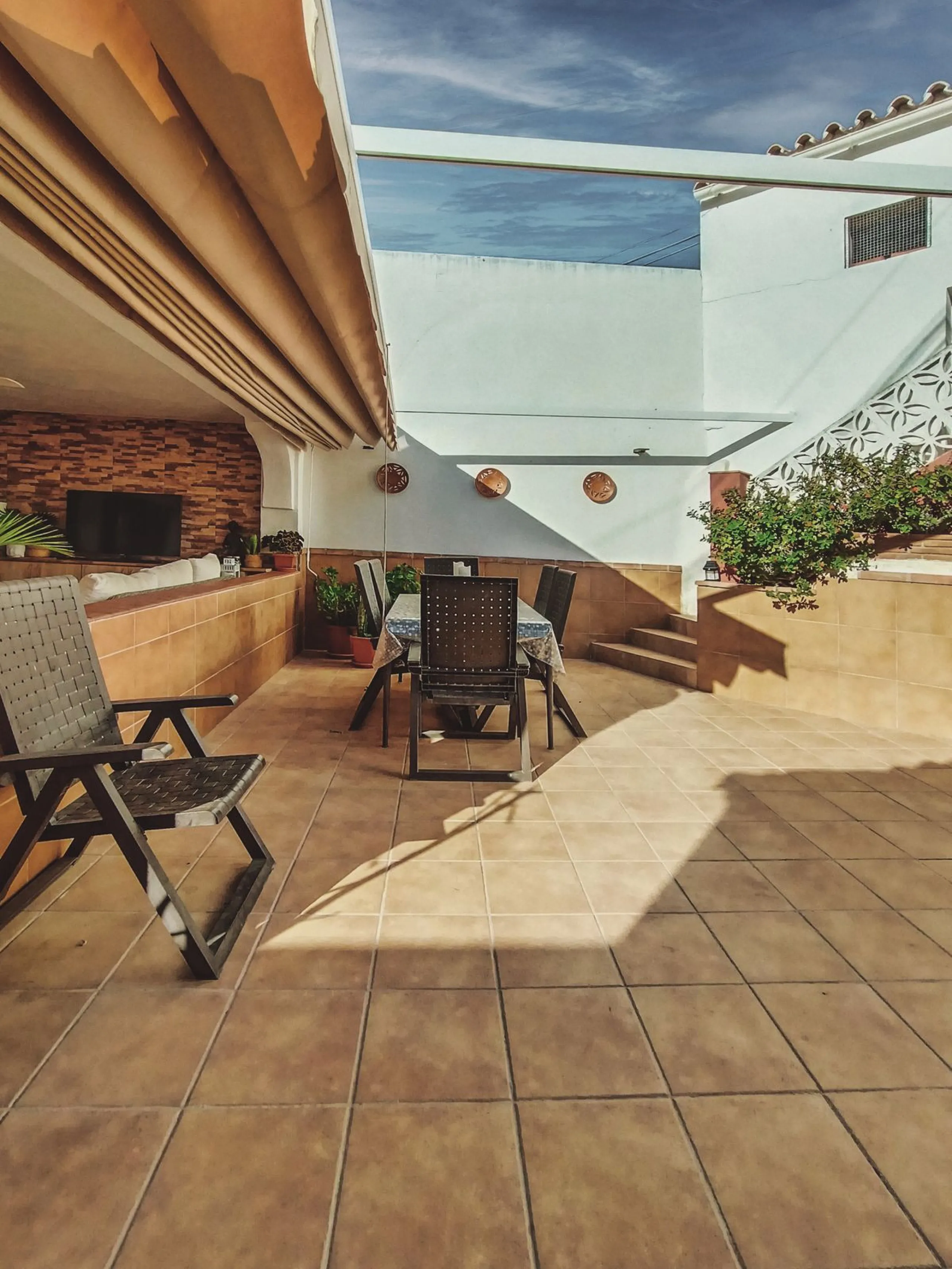 House - Semi-Detached House в продаже в Marbella, Málaga. В доме 3 спален и 1 ванных комнат. Площадь дома 168 м²