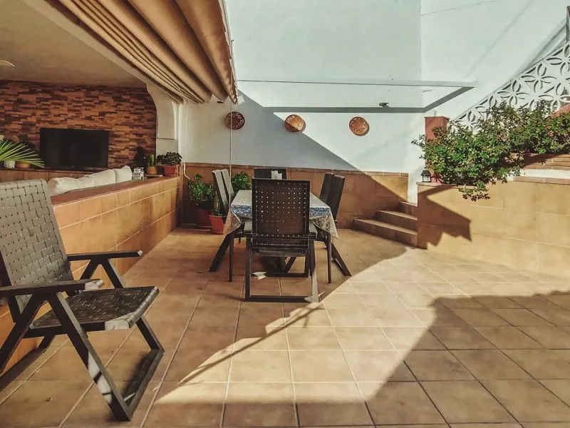 House - Semi-Detached House в продаже в Marbella, Málaga. В доме 3 спален и 1 ванных комнат. Площадь дома 168 м²