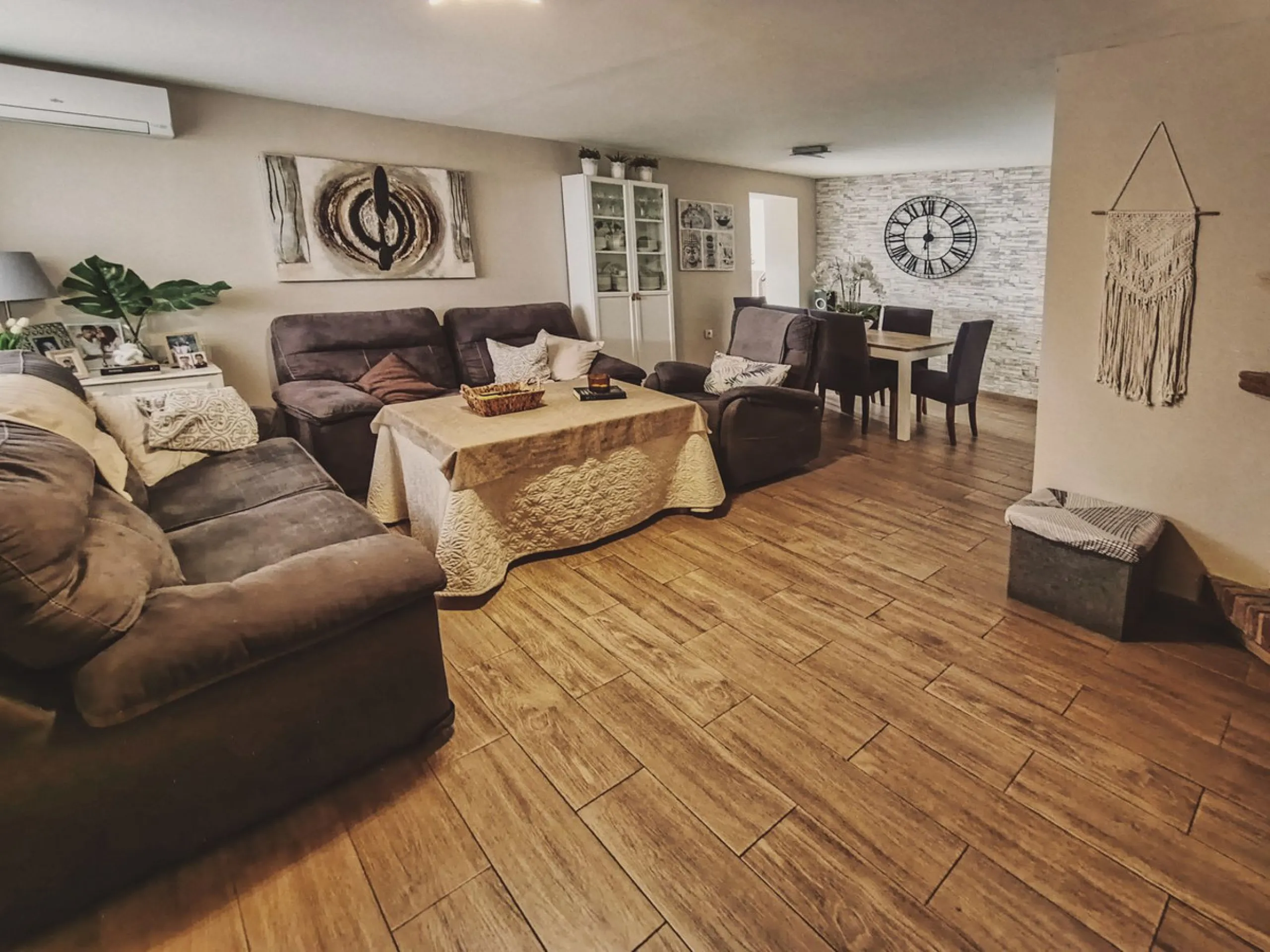 House - Semi-Detached House в продаже в Marbella, Málaga. В доме 3 спален и 1 ванных комнат. Площадь дома 168 м²