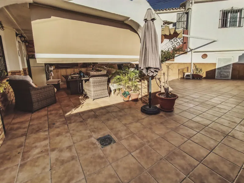 House - Semi-Detached House в продаже в Marbella, Málaga. В доме 3 спален и 1 ванных комнат. Площадь дома 168 м²