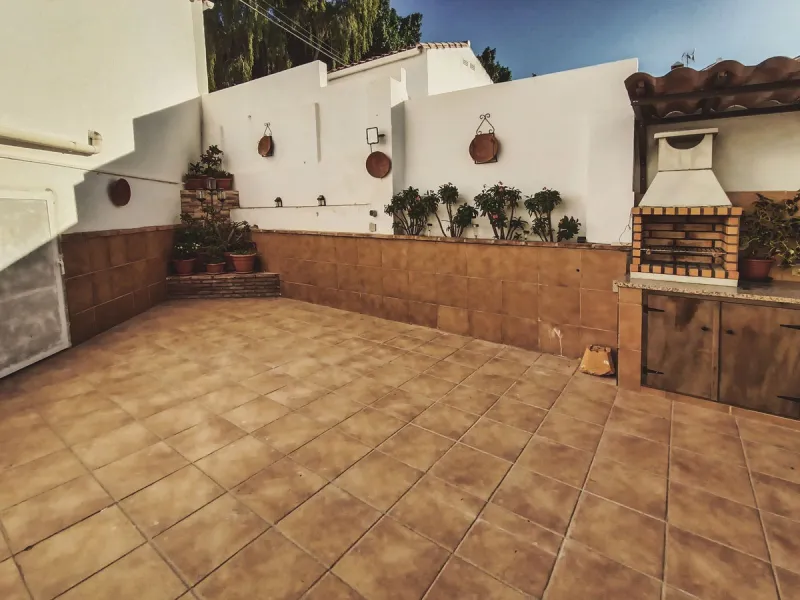 House - Semi-Detached House в продаже в Marbella, Málaga. В доме 3 спален и 1 ванных комнат. Площадь дома 168 м²