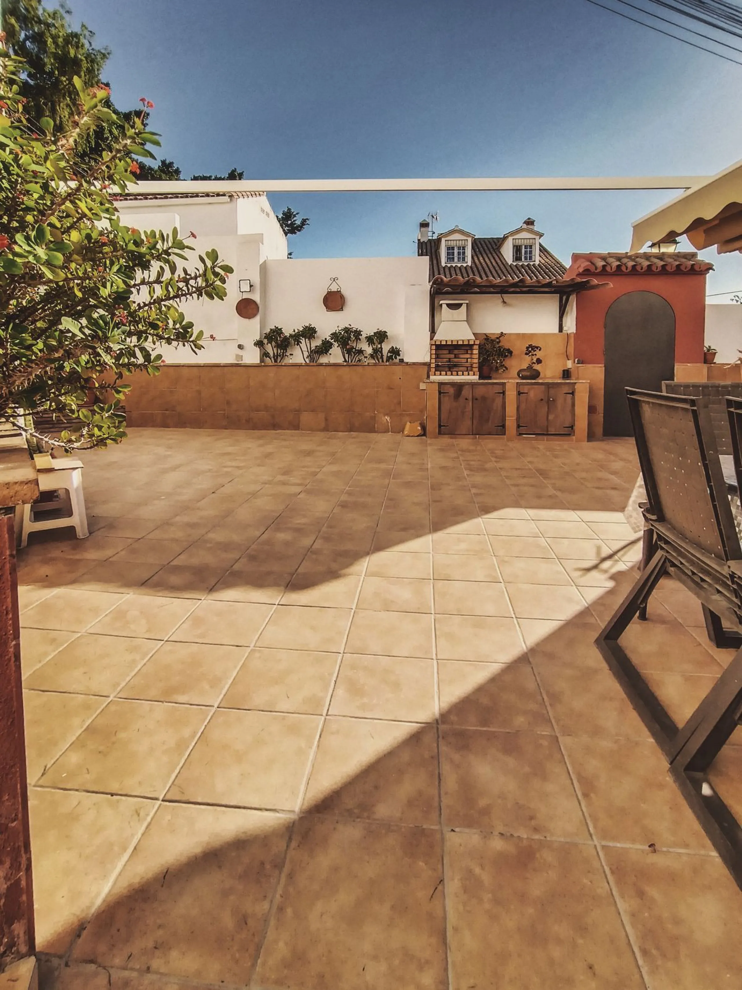 House - Semi-Detached House в продаже в Marbella, Málaga. В доме 3 спален и 1 ванных комнат. Площадь дома 168 м²