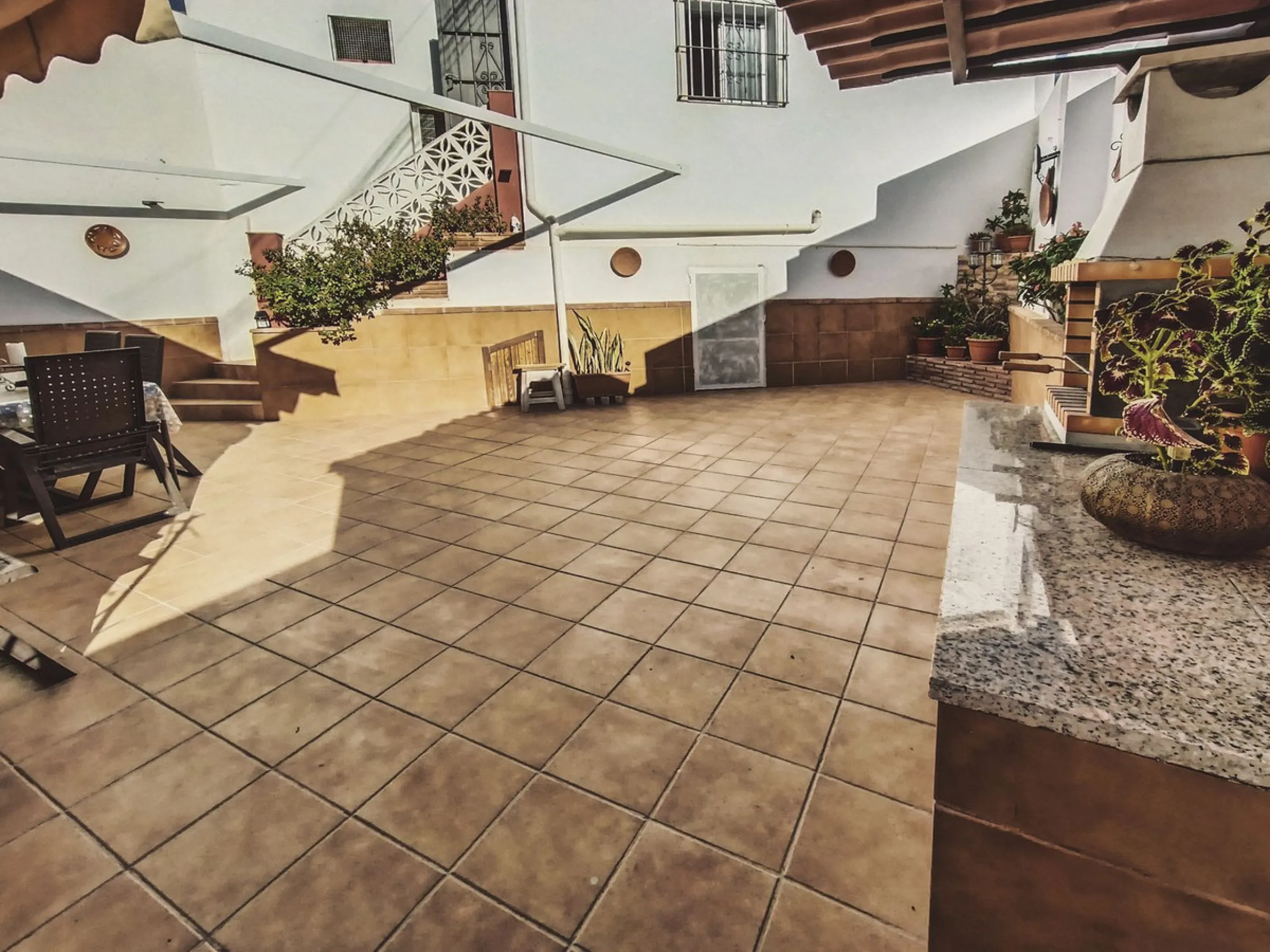 House - Semi-Detached House в продаже в Marbella, Málaga. В доме 3 спален и 1 ванных комнат. Площадь дома 168 м²