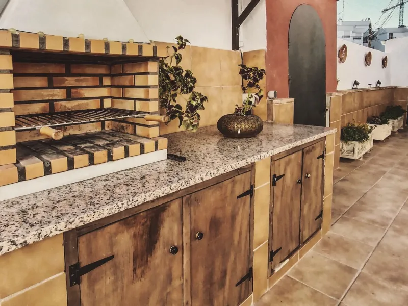 House - Semi-Detached House в продаже в Marbella, Málaga. В доме 3 спален и 1 ванных комнат. Площадь дома 168 м²