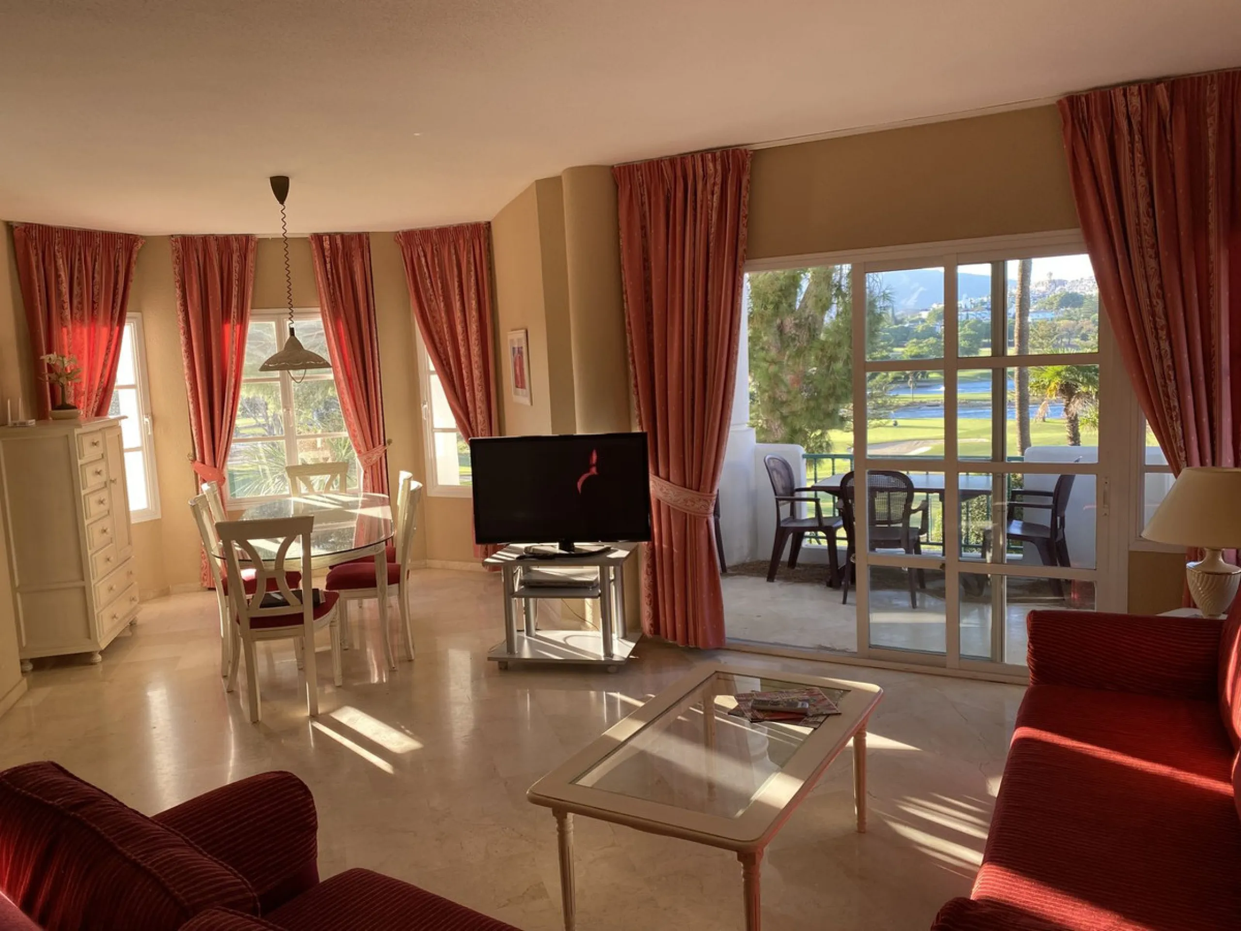 A WONDERFUL 3 BEDROOM APARTMENT OVERLOOKING THE FAIRWAYS OF LOS LARGOS GOLF COURSE IN THIS HIGHLY SOUGHT AFTER GATED URBANIZATION. A VERY RARE FIND.  OPEN TO AN OFFER