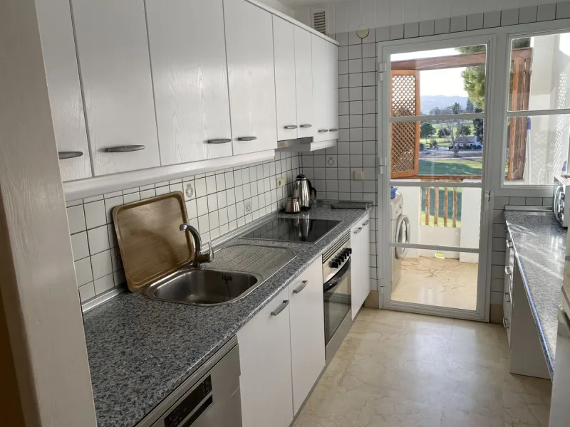 A WONDERFUL 3 BEDROOM APARTMENT OVERLOOKING THE FAIRWAYS OF LOS LARGOS GOLF COURSE IN THIS HIGHLY SOUGHT AFTER GATED URBANIZATION. A VERY RARE FIND.  OPEN TO AN OFFER