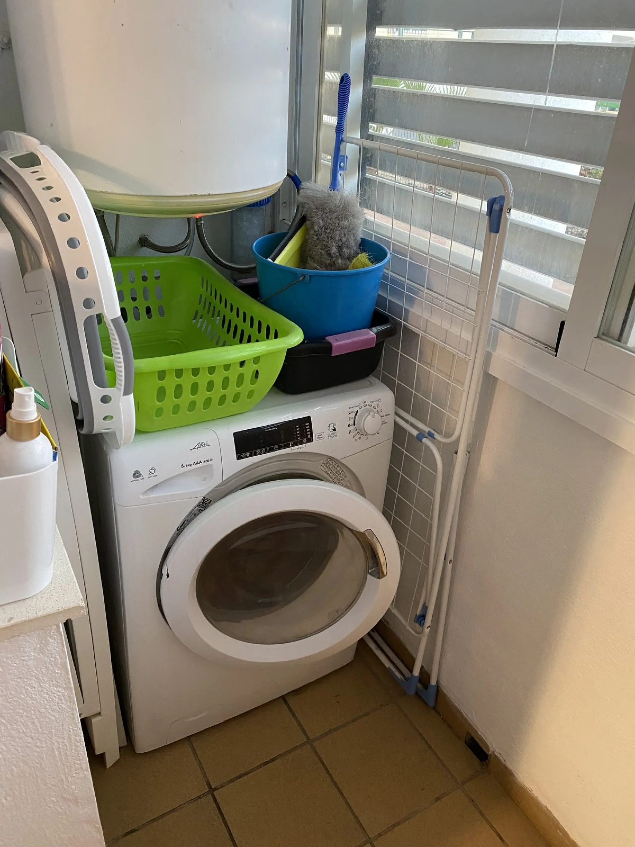 FIRST TIME ON THE MARKET FOR MANY YEARS. A FABULOUS OPPORTUNITY TO ACQUIRE A SPACIOUS, VERY WELL PRESENTED, GROUND FLOOR APARTMENT IN WHAT IS WIDELY CONSIDERED TO BE ONE OF THE BEST URBANIZATIONS IN MIJAS