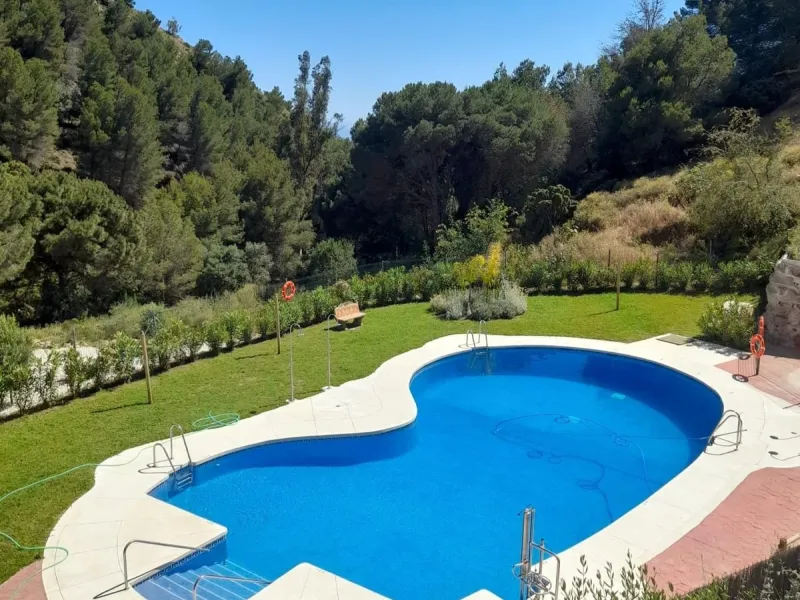 FIRST TIME ON THE MARKET FOR MANY YEARS. A FABULOUS OPPORTUNITY TO ACQUIRE A SPACIOUS, VERY WELL PRESENTED, GROUND FLOOR APARTMENT IN WHAT IS WIDELY CONSIDERED TO BE ONE OF THE BEST URBANIZATIONS IN MIJAS