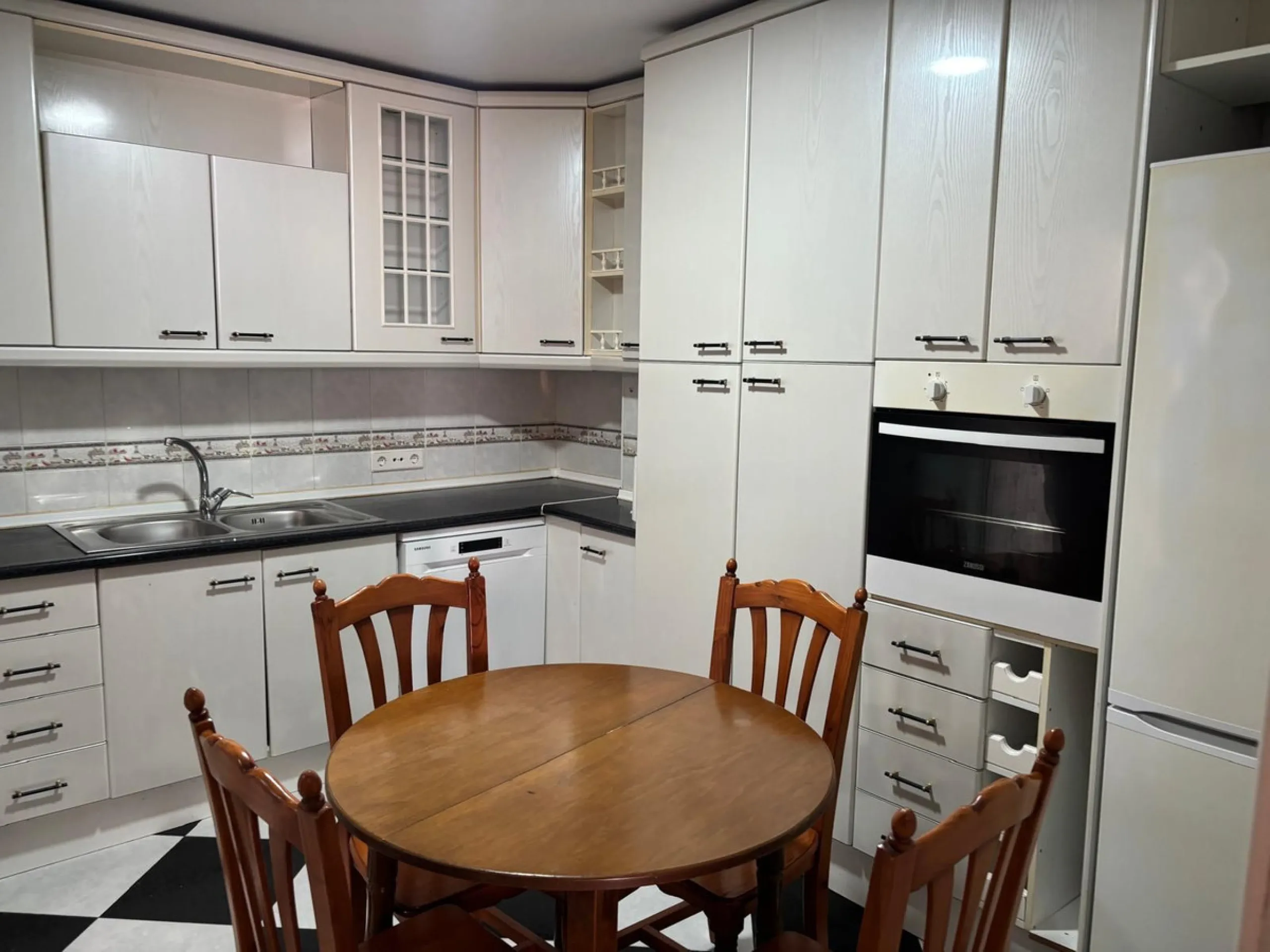 Charming Townhouse in Estepona**
