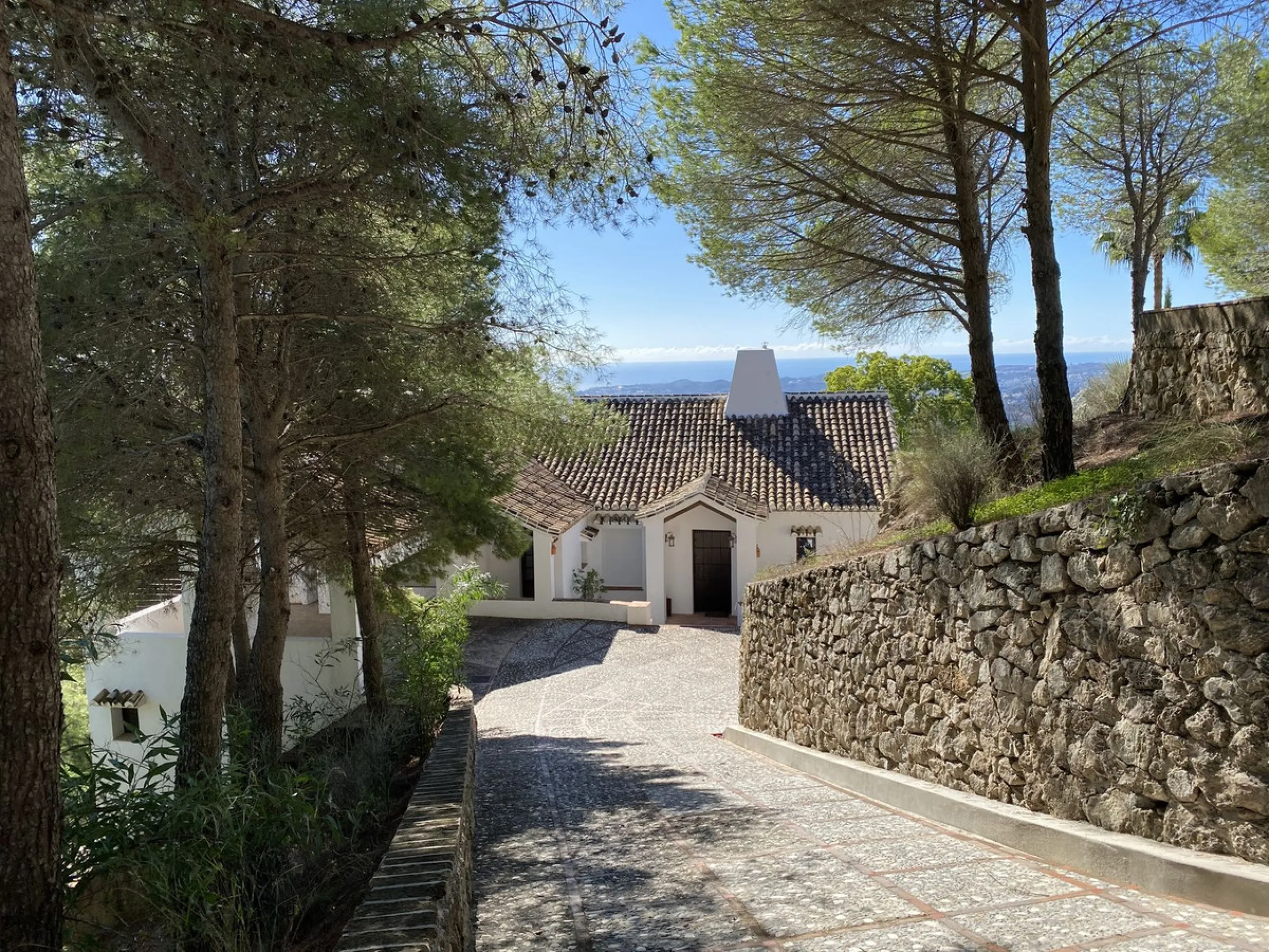 A STUNNING VILLA, IN ONE OF THE MOST COVERTED LOCATIONS IN MIJAS. ONE OF THE FINEST RESIDENCIES TO COME TO MARKET IN RECENT TIMES.