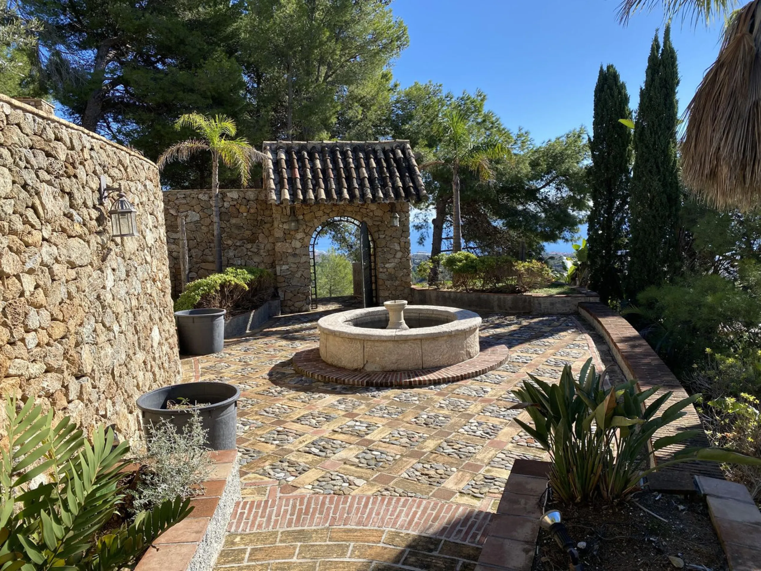 A STUNNING VILLA, IN ONE OF THE MOST COVERTED LOCATIONS IN MIJAS. ONE OF THE FINEST RESIDENCIES TO COME TO MARKET IN RECENT TIMES.