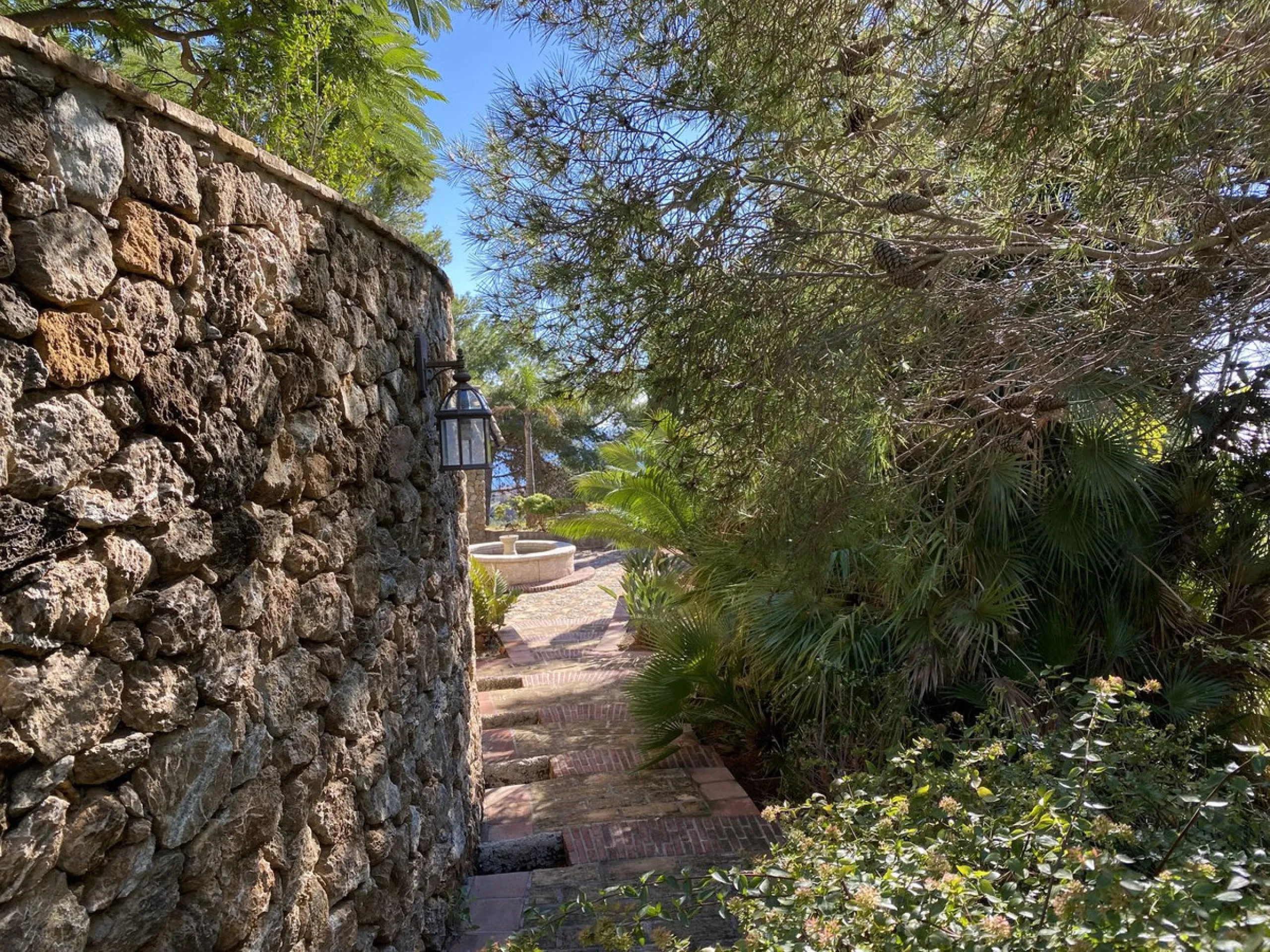 A STUNNING VILLA, IN ONE OF THE MOST COVERTED LOCATIONS IN MIJAS. ONE OF THE FINEST RESIDENCIES TO COME TO MARKET IN RECENT TIMES.