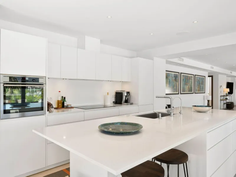 House - Detached Villa в продаже в Marbella, Málaga. В доме 4 спален и 4 ванных комнат. Площадь дома 351 м². Площадь участка 1278 м²