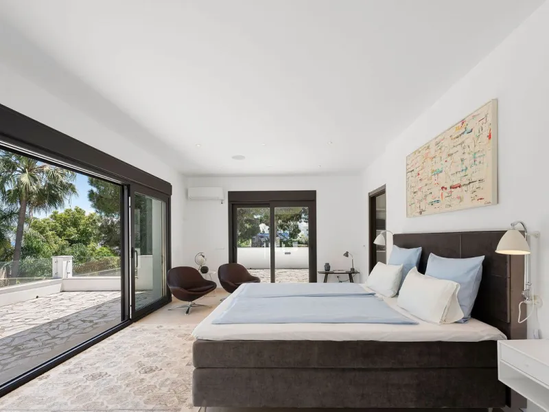 House - Detached Villa в продаже в Marbella, Málaga. В доме 4 спален и 4 ванных комнат. Площадь дома 351 м². Площадь участка 1278 м²