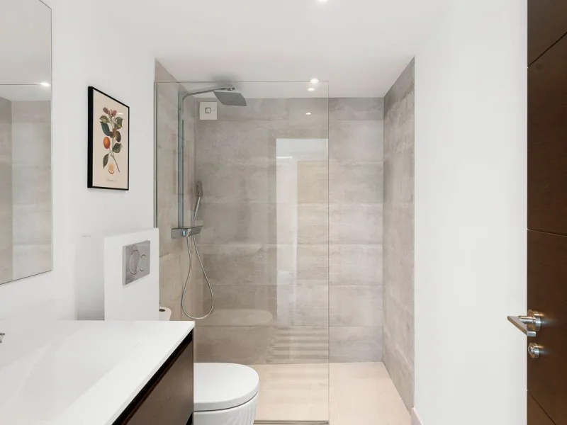 House - Detached Villa в продаже в Marbella, Málaga. В доме 4 спален и 4 ванных комнат. Площадь дома 351 м². Площадь участка 1278 м²