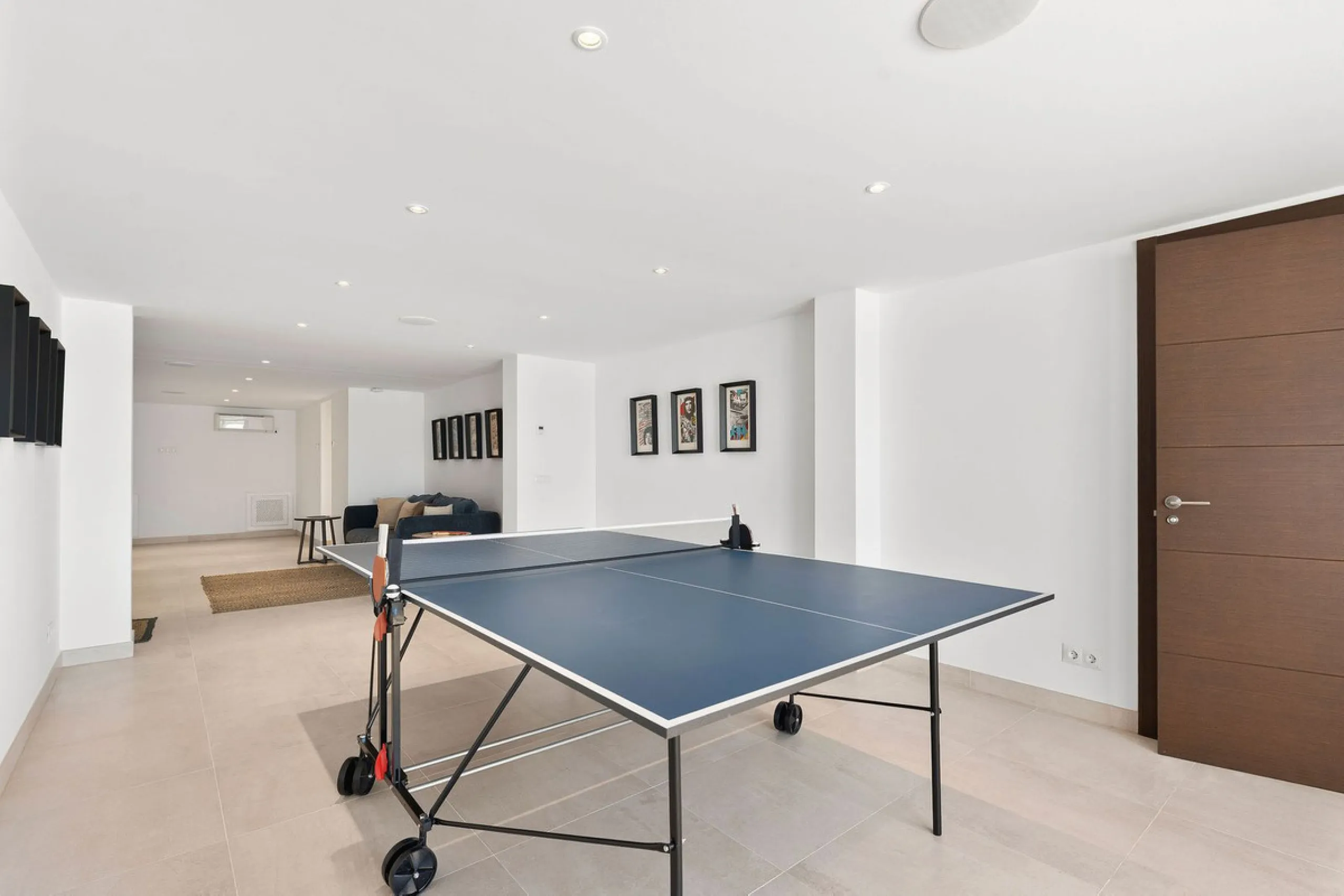 House - Detached Villa в продаже в Marbella, Málaga. В доме 4 спален и 4 ванных комнат. Площадь дома 351 м². Площадь участка 1278 м²