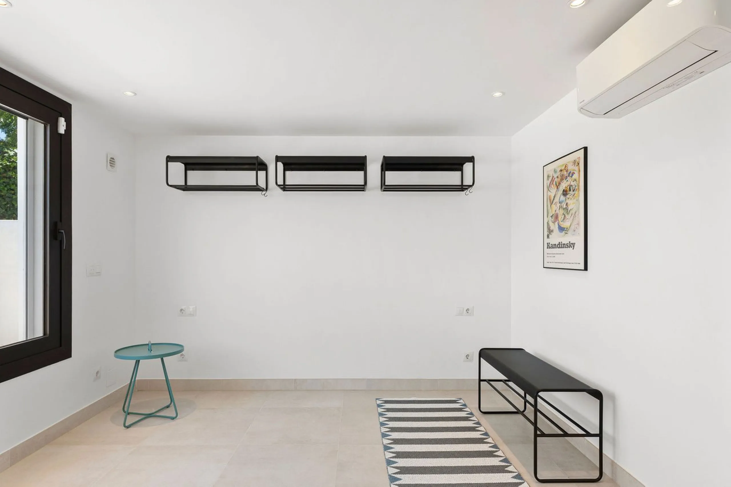 House - Detached Villa в продаже в Marbella, Málaga. В доме 4 спален и 4 ванных комнат. Площадь дома 351 м². Площадь участка 1278 м²