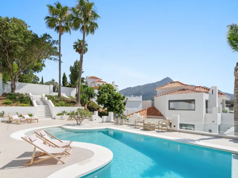 Exclusive Villa with Panoramic Views in the Heart of Nueva Andalucía