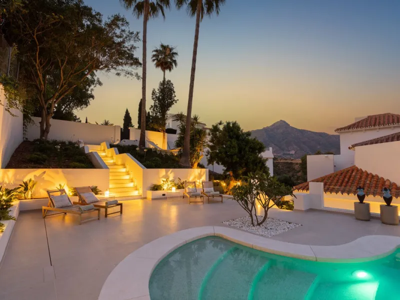 Exclusive Villa with Panoramic Views in the Heart of Nueva Andalucía