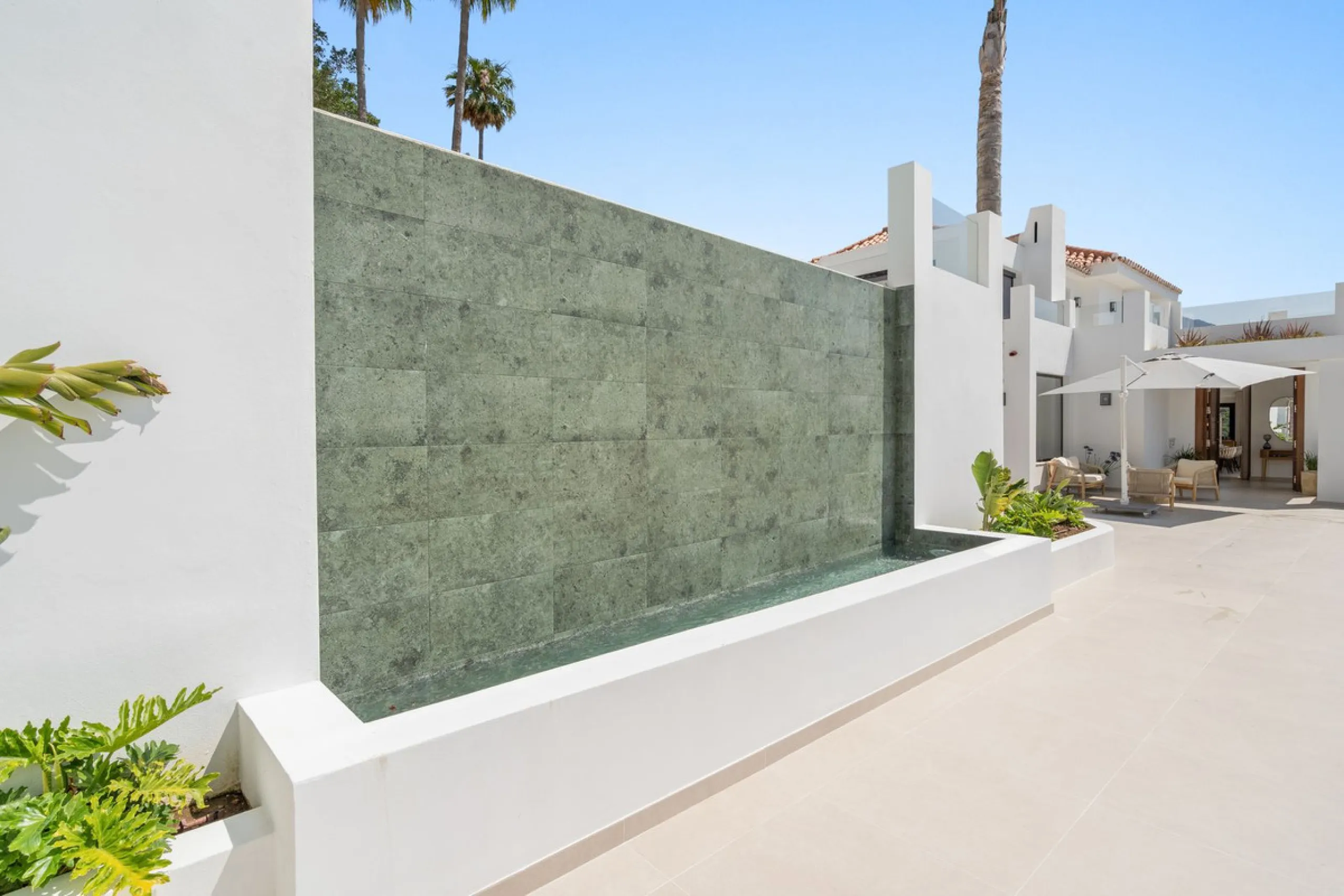 Exclusive Villa with Panoramic Views in the Heart of Nueva Andalucía
