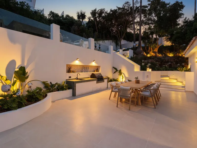 Exclusive Villa with Panoramic Views in the Heart of Nueva Andalucía
