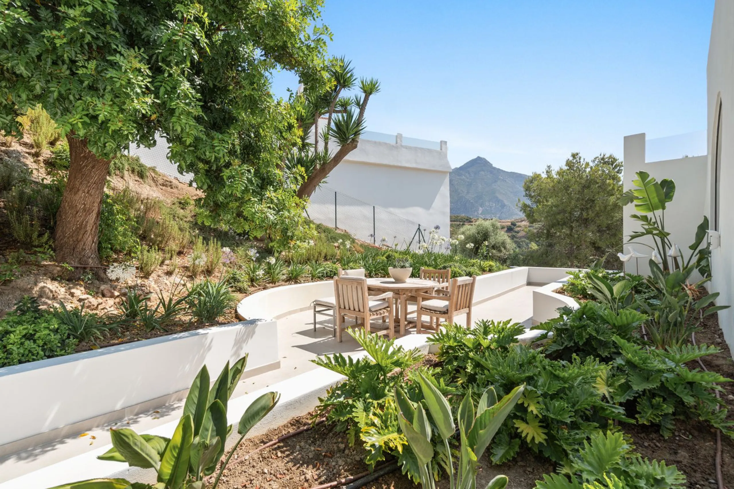 Exclusive Villa with Panoramic Views in the Heart of Nueva Andalucía