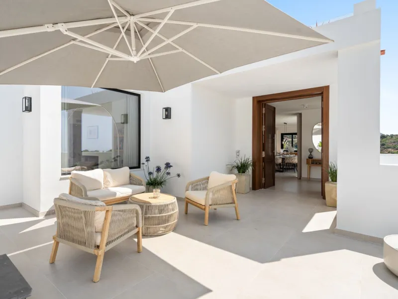 Exclusive Villa with Panoramic Views in the Heart of Nueva Andalucía