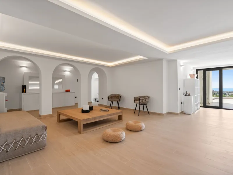 Exclusive Villa with Panoramic Views in the Heart of Nueva Andalucía