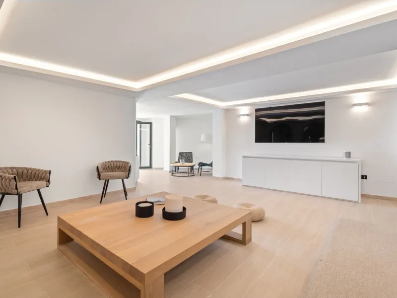Exclusive Villa with Panoramic Views in the Heart of Nueva Andalucía