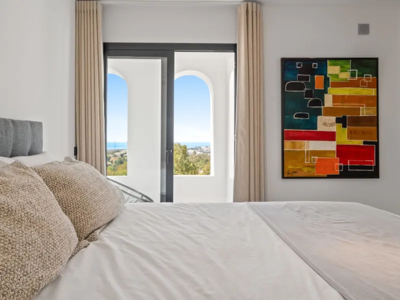 Exclusive Villa with Panoramic Views in the Heart of Nueva Andalucía