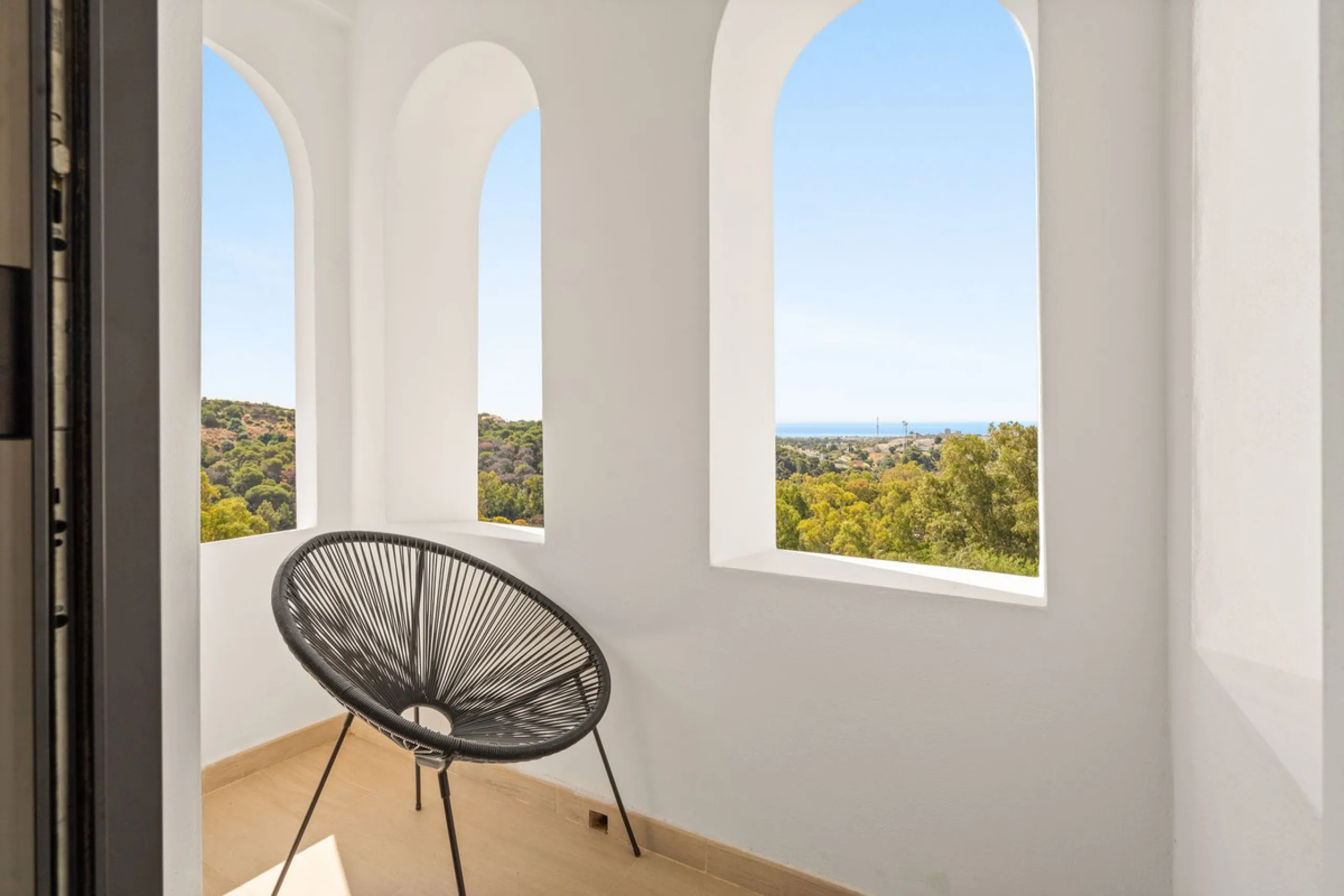 Exclusive Villa with Panoramic Views in the Heart of Nueva Andalucía