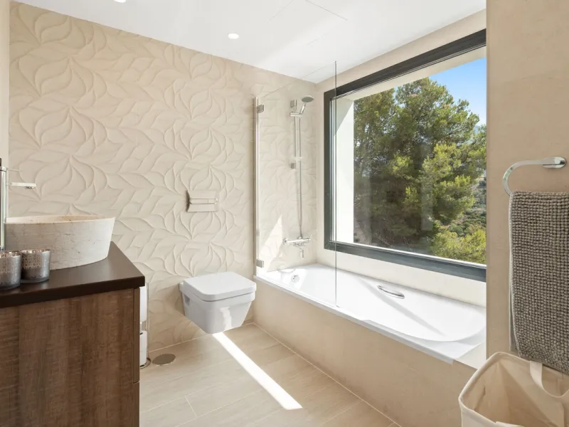 Exclusive Villa with Panoramic Views in the Heart of Nueva Andalucía