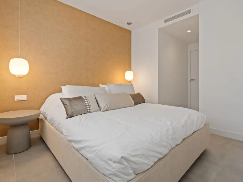 An exclusive penthouse located in the prestigious residential complex Oasis 325 Phase 2 in Estepona (Málaga).