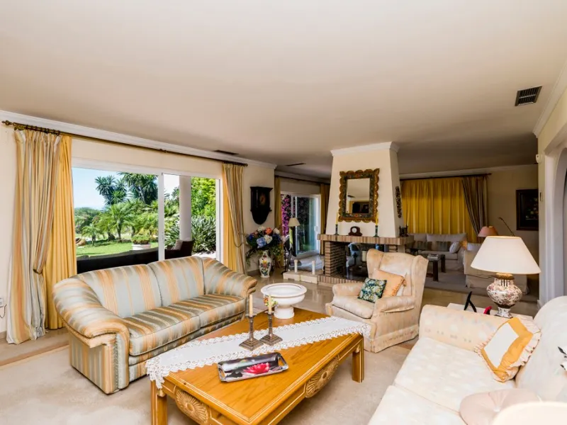 This remarkable beachfront villa, located adjacent to the renowned Nikki Beach in Elviria, East Marbella, offers an unparalleled living experience. Spread across two levels, the villa features four spacious bedrooms, each with its own en-suite bathroom, a