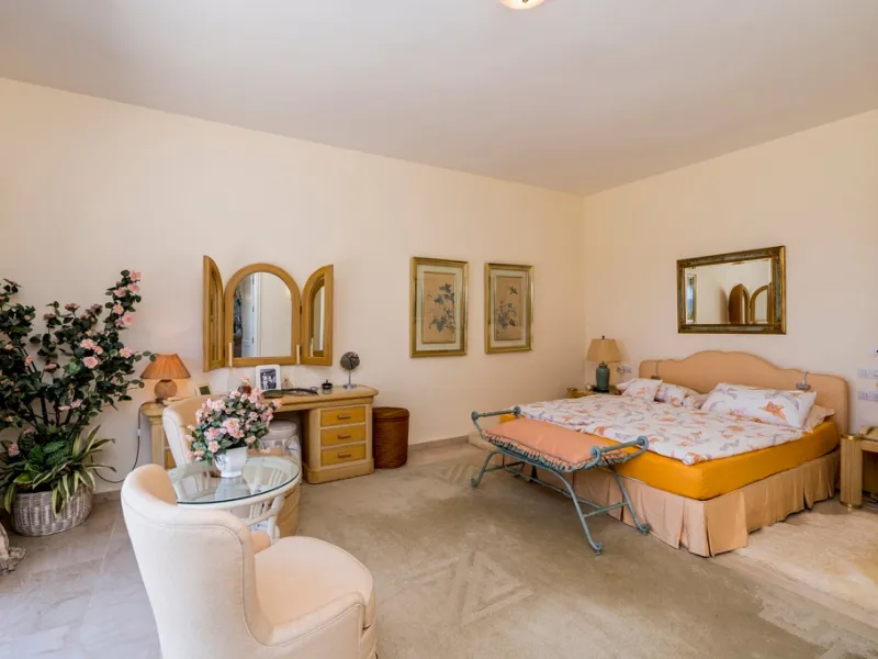This remarkable beachfront villa, located adjacent to the renowned Nikki Beach in Elviria, East Marbella, offers an unparalleled living experience. Spread across two levels, the villa features four spacious bedrooms, each with its own en-suite bathroom, a
