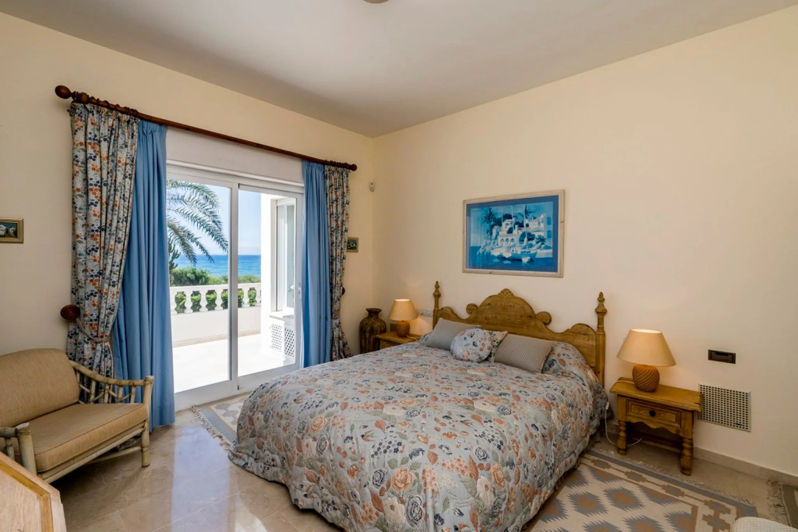 This remarkable beachfront villa, located adjacent to the renowned Nikki Beach in Elviria, East Marbella, offers an unparalleled living experience. Spread across two levels, the villa features four spacious bedrooms, each with its own en-suite bathroom, a