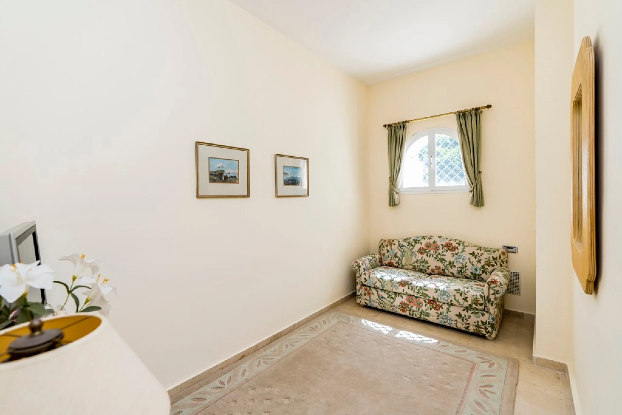 This remarkable beachfront villa, located adjacent to the renowned Nikki Beach in Elviria, East Marbella, offers an unparalleled living experience. Spread across two levels, the villa features four spacious bedrooms, each with its own en-suite bathroom, a