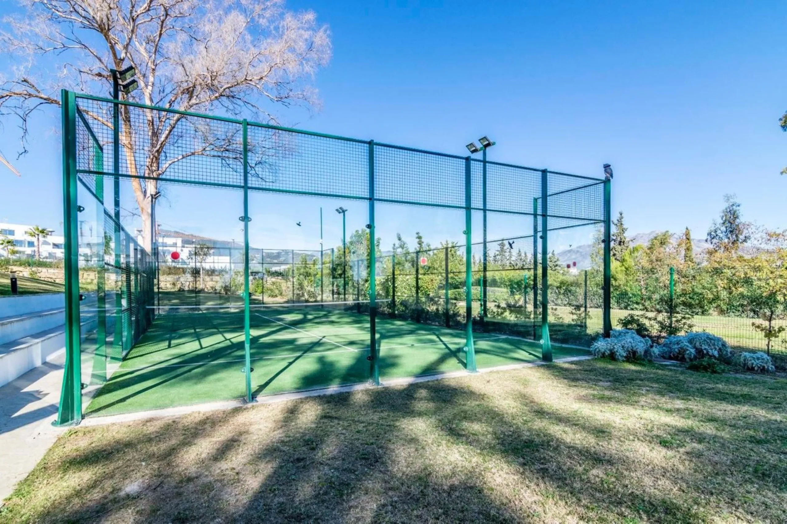 UNIQUE OPPORTUNITY | CORNER APARTMENT WITH PRIVATE GARDEN & 3 PARKING SPACES