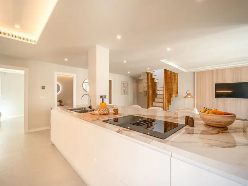 Experience luxurious living in this stunning newly refurbished penthouse, located in the prime area of Marbella Nueva Andalucía, just a short walk to Puerto Banús. This sleek and modern property features four spacious bedrooms, each with its own en-suite 