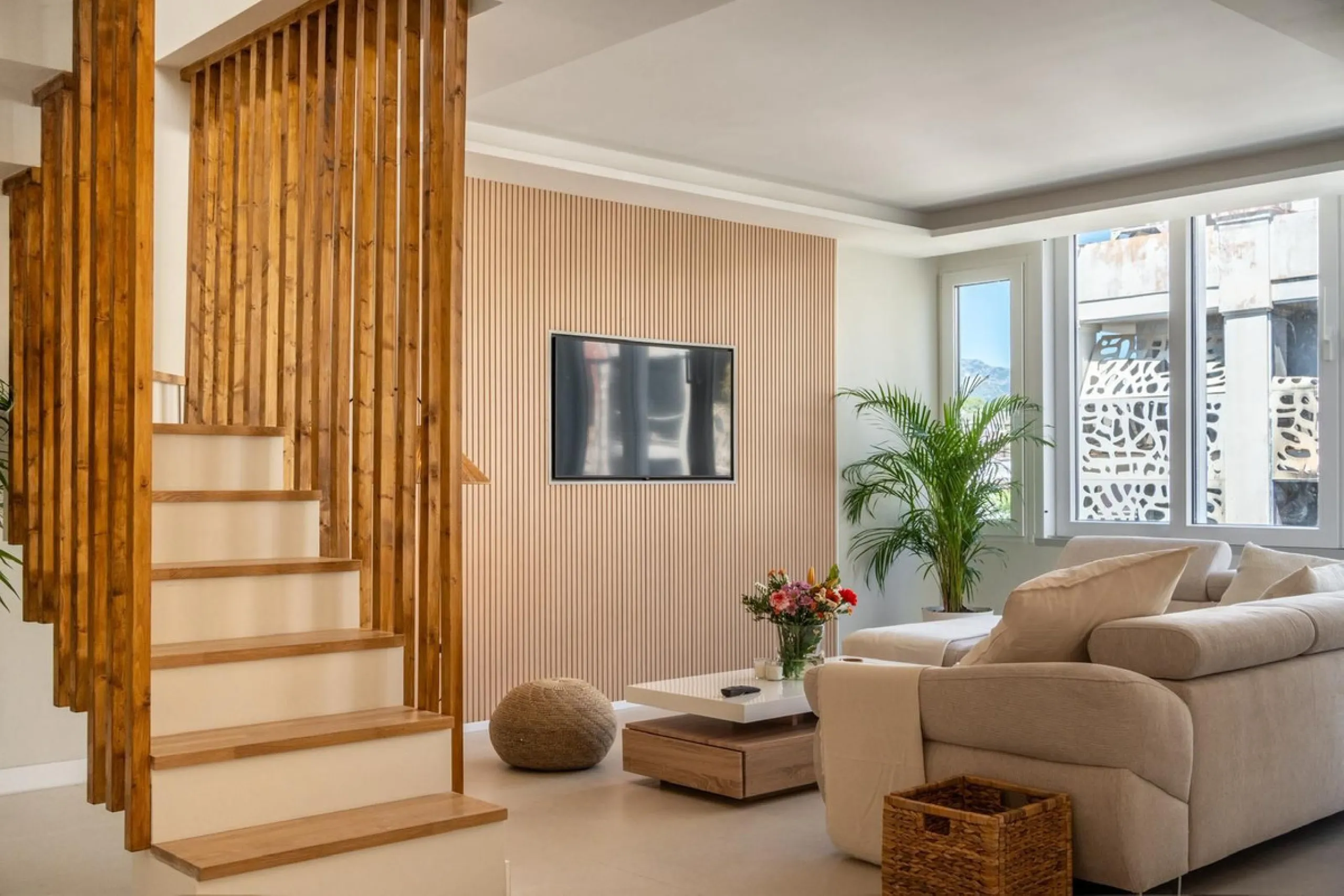 Experience luxurious living in this stunning newly refurbished penthouse, located in the prime area of Marbella Nueva Andalucía, just a short walk to Puerto Banús. This sleek and modern property features four spacious bedrooms, each with its own en-suite 