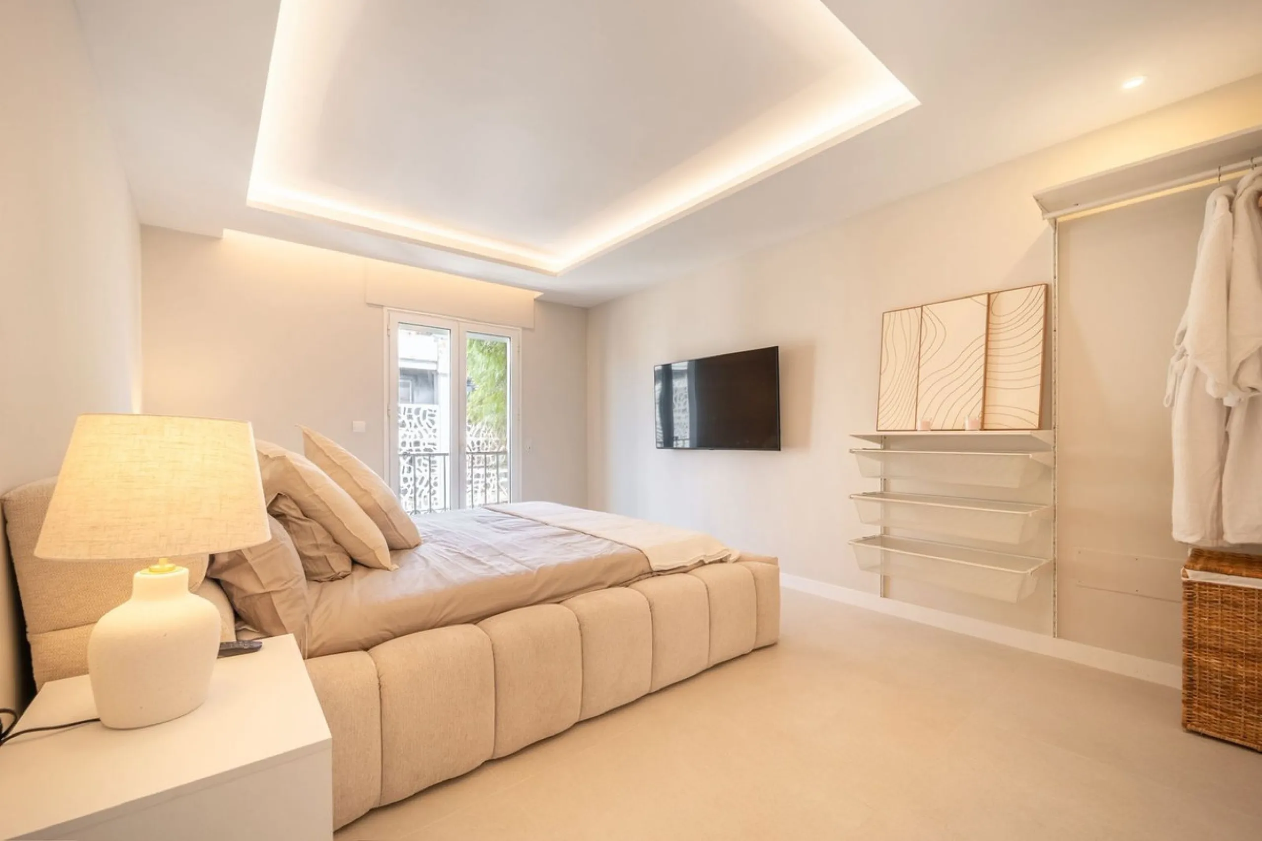 Experience luxurious living in this stunning newly refurbished penthouse, located in the prime area of Marbella Nueva Andalucía, just a short walk to Puerto Banús. This sleek and modern property features four spacious bedrooms, each with its own en-suite 