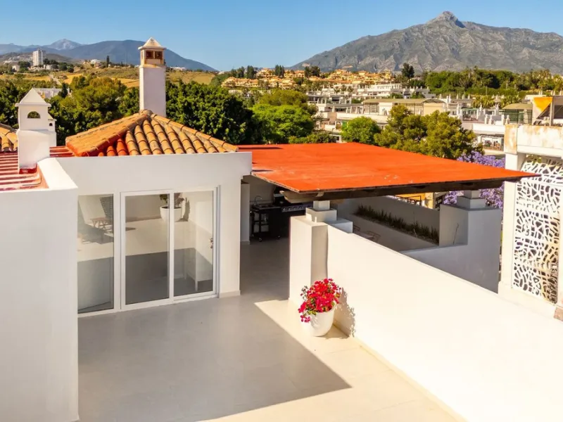 Experience luxurious living in this stunning newly refurbished penthouse, located in the prime area of Marbella Nueva Andalucía, just a short walk to Puerto Banús. This sleek and modern property features four spacious bedrooms, each with its own en-suite 