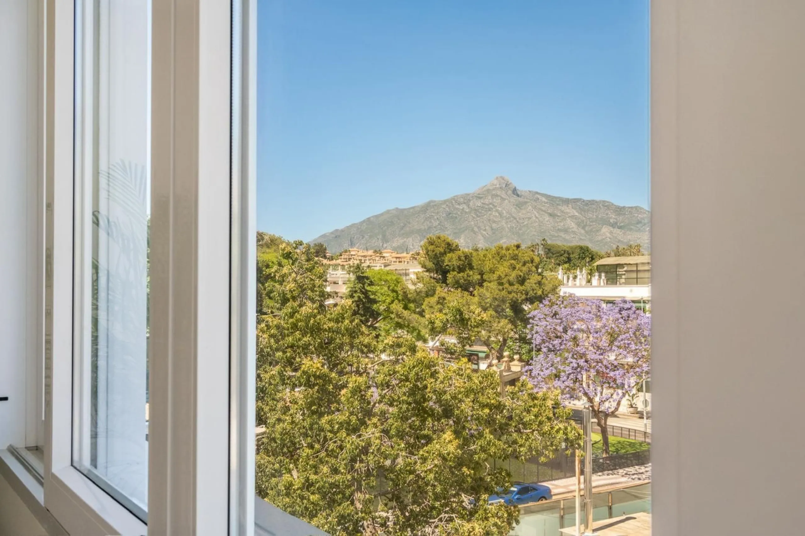 Experience luxurious living in this stunning newly refurbished penthouse, located in the prime area of Marbella Nueva Andalucía, just a short walk to Puerto Banús. This sleek and modern property features four spacious bedrooms, each with its own en-suite 