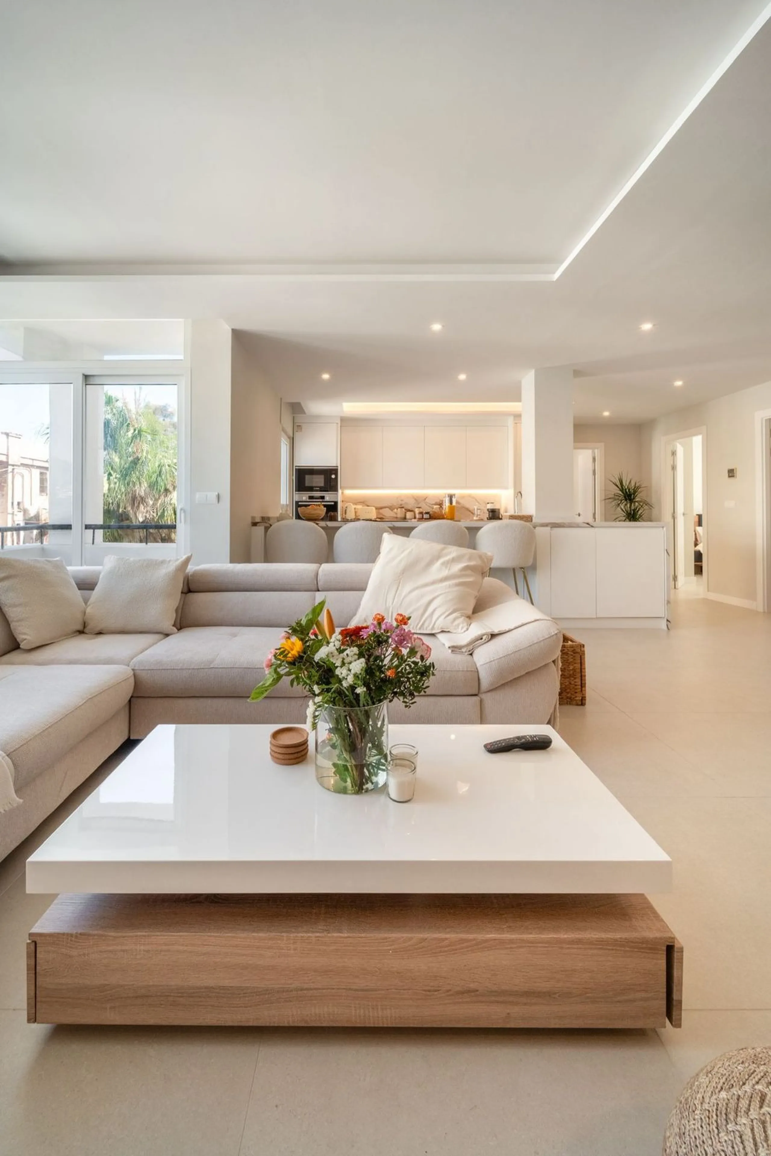Experience luxurious living in this stunning newly refurbished penthouse, located in the prime area of Marbella Nueva Andalucía, just a short walk to Puerto Banús. This sleek and modern property features four spacious bedrooms, each with its own en-suite 
