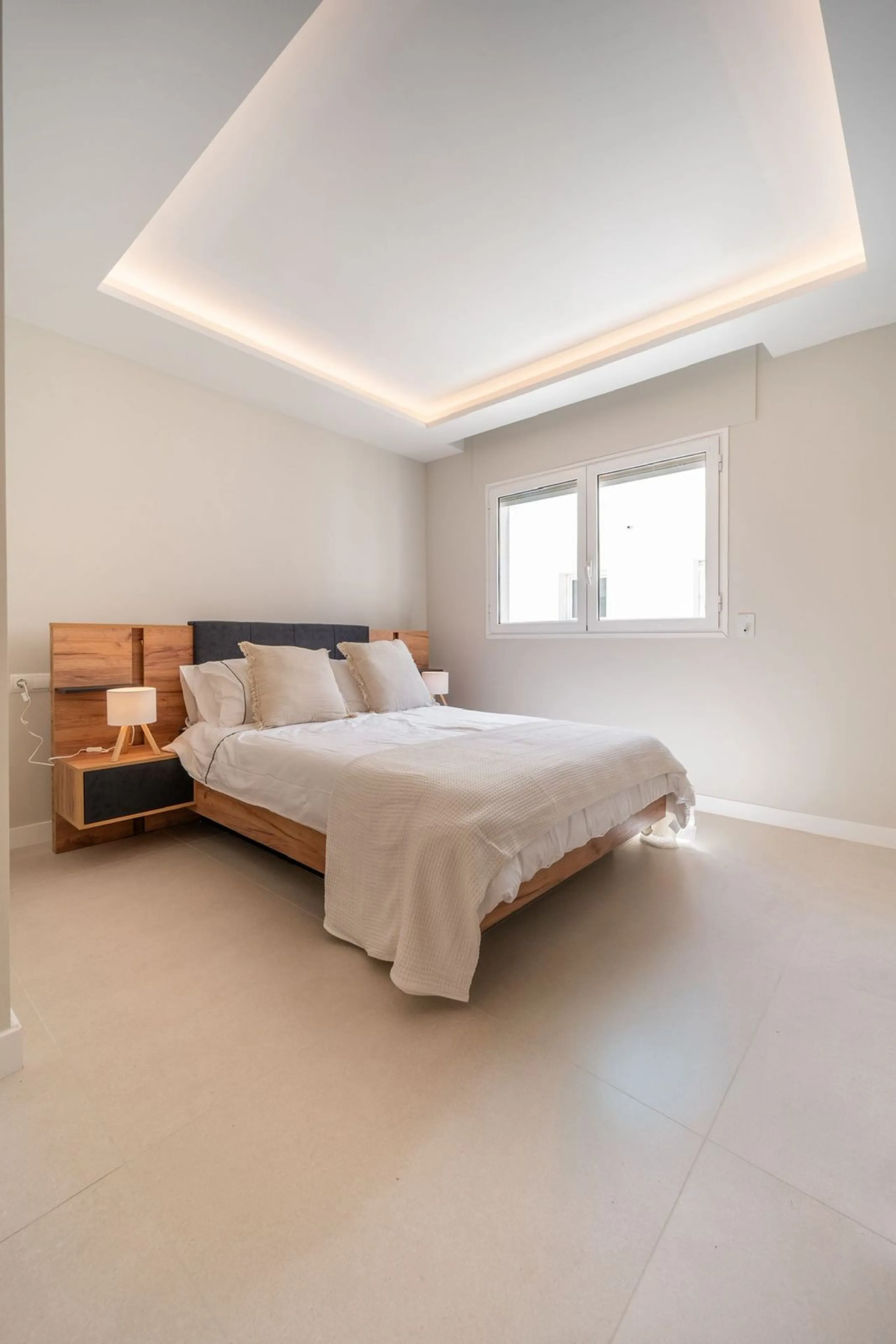 Experience luxurious living in this stunning newly refurbished penthouse, located in the prime area of Marbella Nueva Andalucía, just a short walk to Puerto Banús. This sleek and modern property features four spacious bedrooms, each with its own en-suite 