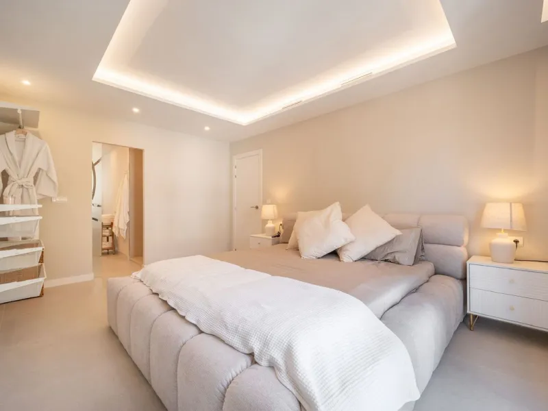 Experience luxurious living in this stunning newly refurbished penthouse, located in the prime area of Marbella Nueva Andalucía, just a short walk to Puerto Banús. This sleek and modern property features four spacious bedrooms, each with its own en-suite 
