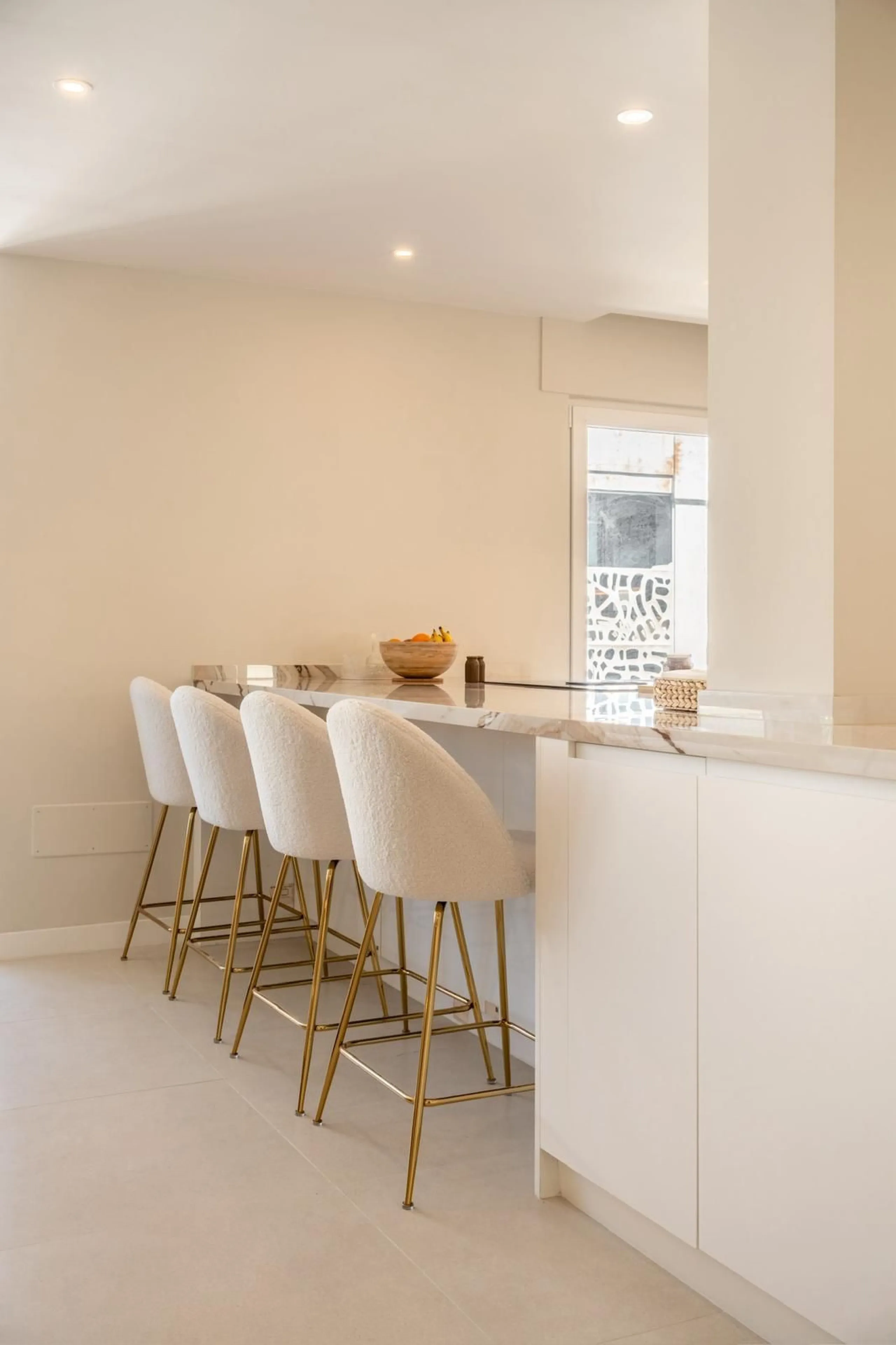 Experience luxurious living in this stunning newly refurbished penthouse, located in the prime area of Marbella Nueva Andalucía, just a short walk to Puerto Banús. This sleek and modern property features four spacious bedrooms, each with its own en-suite 