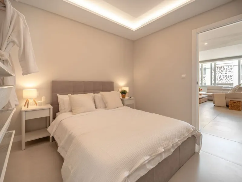 Experience luxurious living in this stunning newly refurbished penthouse, located in the prime area of Marbella Nueva Andalucía, just a short walk to Puerto Banús. This sleek and modern property features four spacious bedrooms, each with its own en-suite 