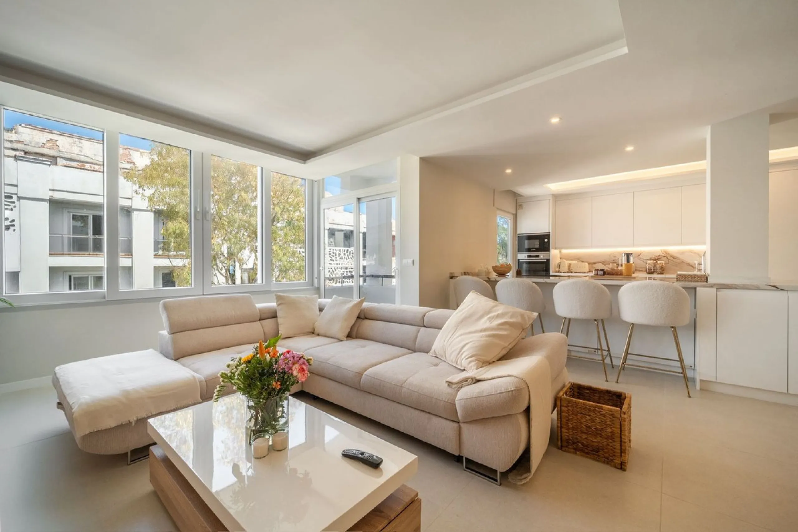 Experience luxurious living in this stunning newly refurbished penthouse, located in the prime area of Marbella Nueva Andalucía, just a short walk to Puerto Banús. This sleek and modern property features four spacious bedrooms, each with its own en-suite 